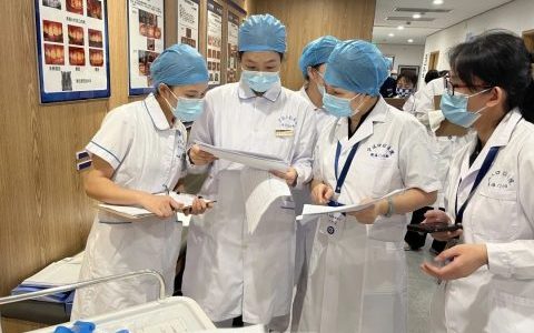 通策医疗专家组莅临宁波口腔医院镇海分院督导检查