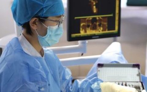 中国****江鹭鹭看牙记