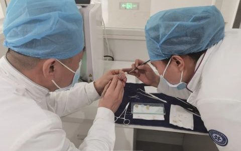 西安**口腔医院李俊峰看牙记