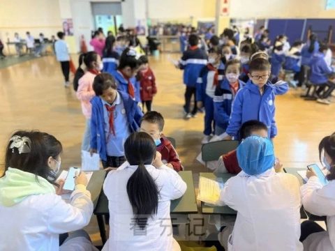 四川口腔医院开展免费口腔健康筛查进校园活动
