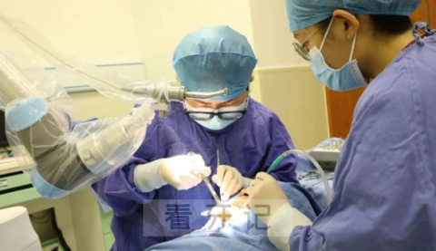 濮阳市口腔医院口腔手术机器人辅助实现种植牙手术