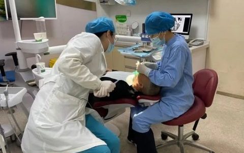 **口腔种植专家坐诊仙桃雅博仕口腔