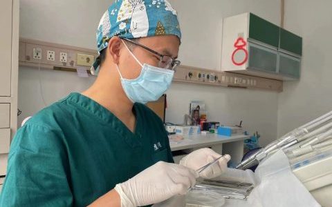 义乌**虞炜亮荣获义乌市第七届“最美天使”称号