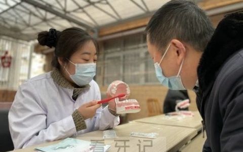 武汉**医院范湖门诊开展口腔义诊活动