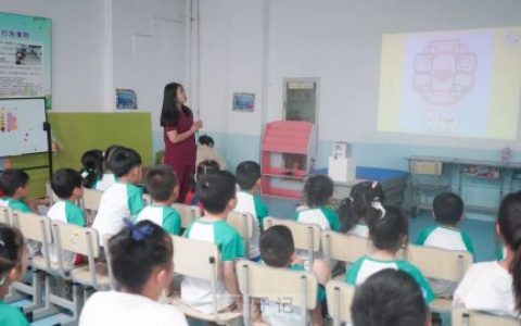 艾维口腔走进三墩为“小候鸟”们开展护牙公益活动