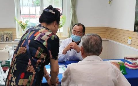孙周口腔开展庆八一建军节口腔公益义诊活动