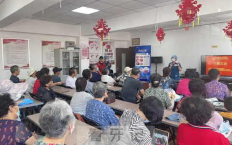 美尔口腔走进社区开展老年人口腔义诊活动