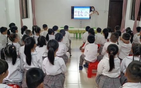 贝成口腔走进南安市水头滨海幼儿园开展口腔检查活动