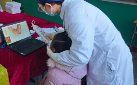 兴业口腔医院开展口腔健康公益行活动