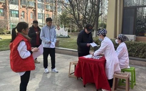 胶州**里河街道开展“关爱口腔 守护健康”义诊活动