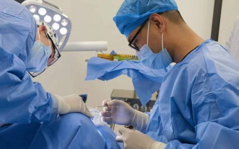 杭州口腔医院天台分院汤晓东成功完成一例上颌窦外提升术