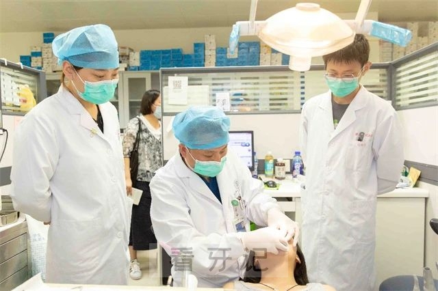 “3岁孩子要不要戴牙套？”“我能整成明星同款牙齿吗？”上海九院专家十大忠告教大家避坑正畸！