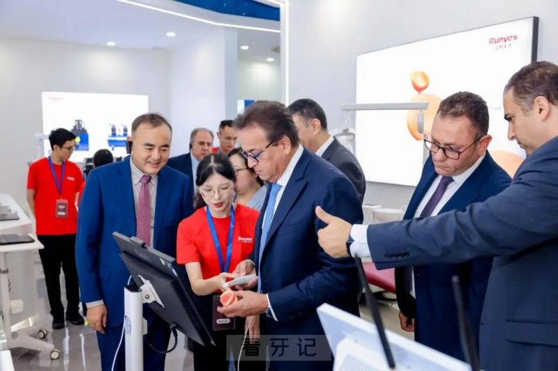 点赞！埃及副总理参访浙江宁波蓝野医疗器械有限公司（全球领先的牙科设备制造商）